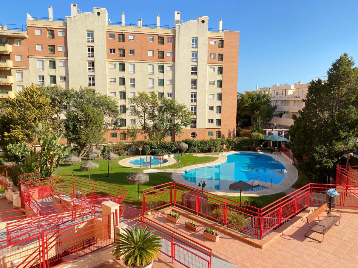 Costa Del Sol Seaside Studio - 5 Mins From Beach فوينخيرولا المظهر الخارجي الصورة