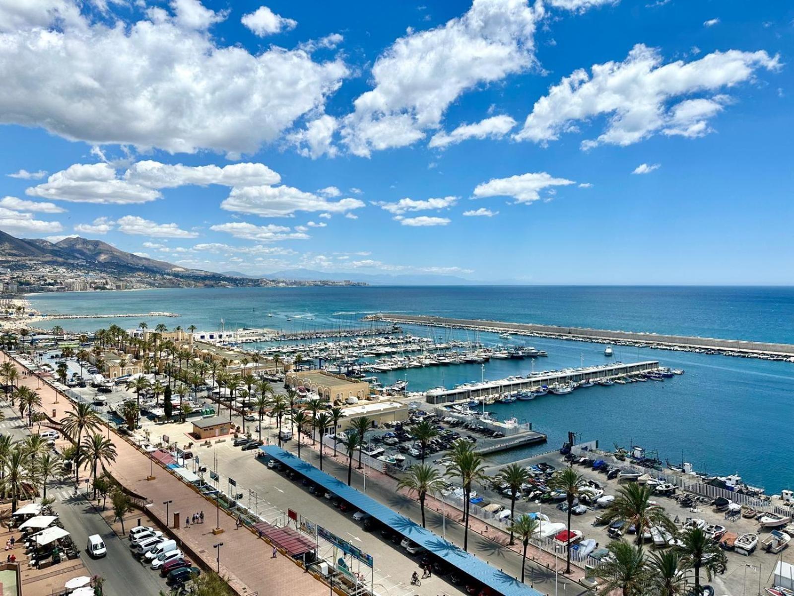 Costa Del Sol Seaside Studio - 5 Mins From Beach فوينخيرولا المظهر الخارجي الصورة