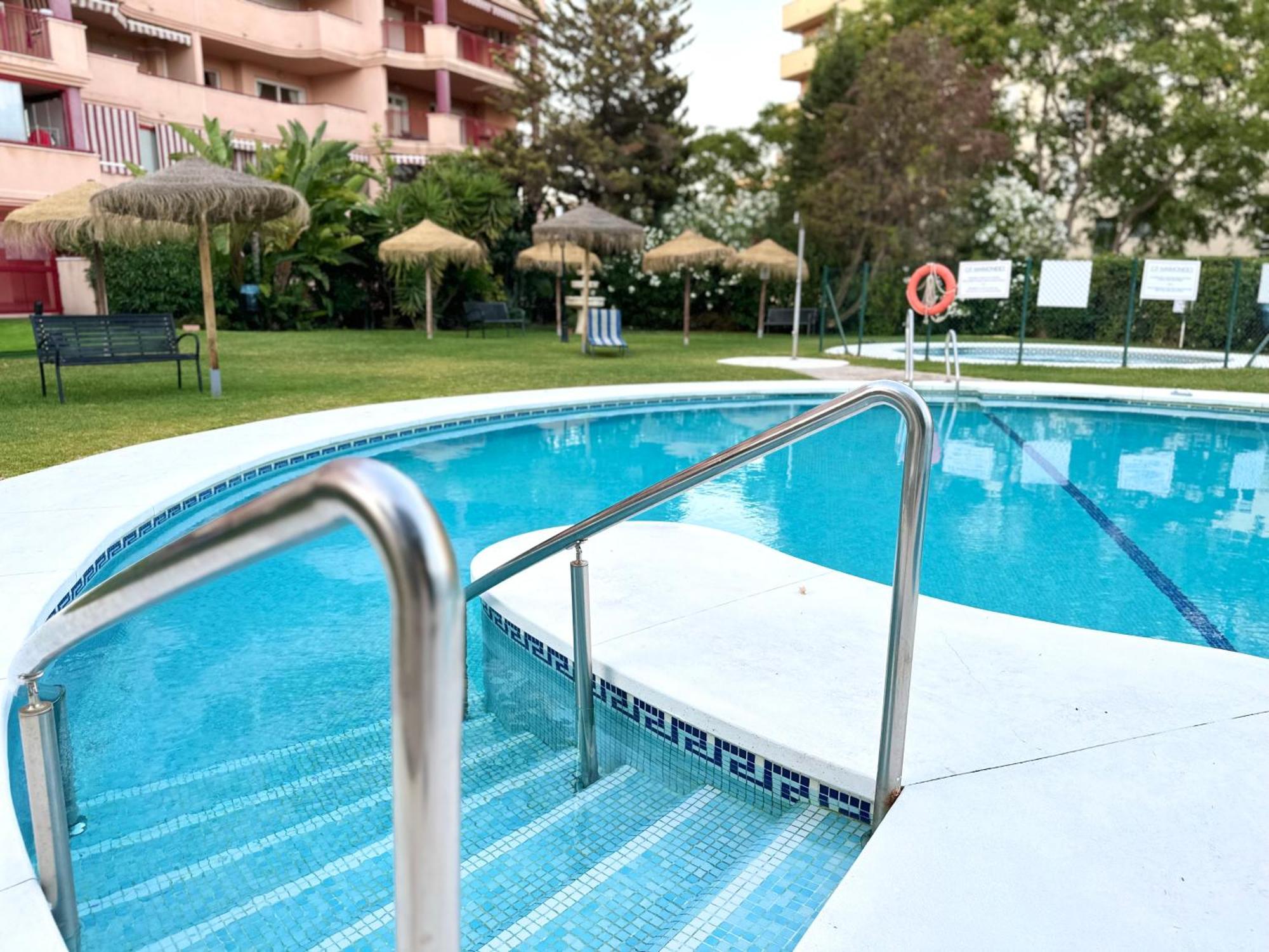 Costa Del Sol Seaside Studio - 5 Mins From Beach فوينخيرولا المظهر الخارجي الصورة