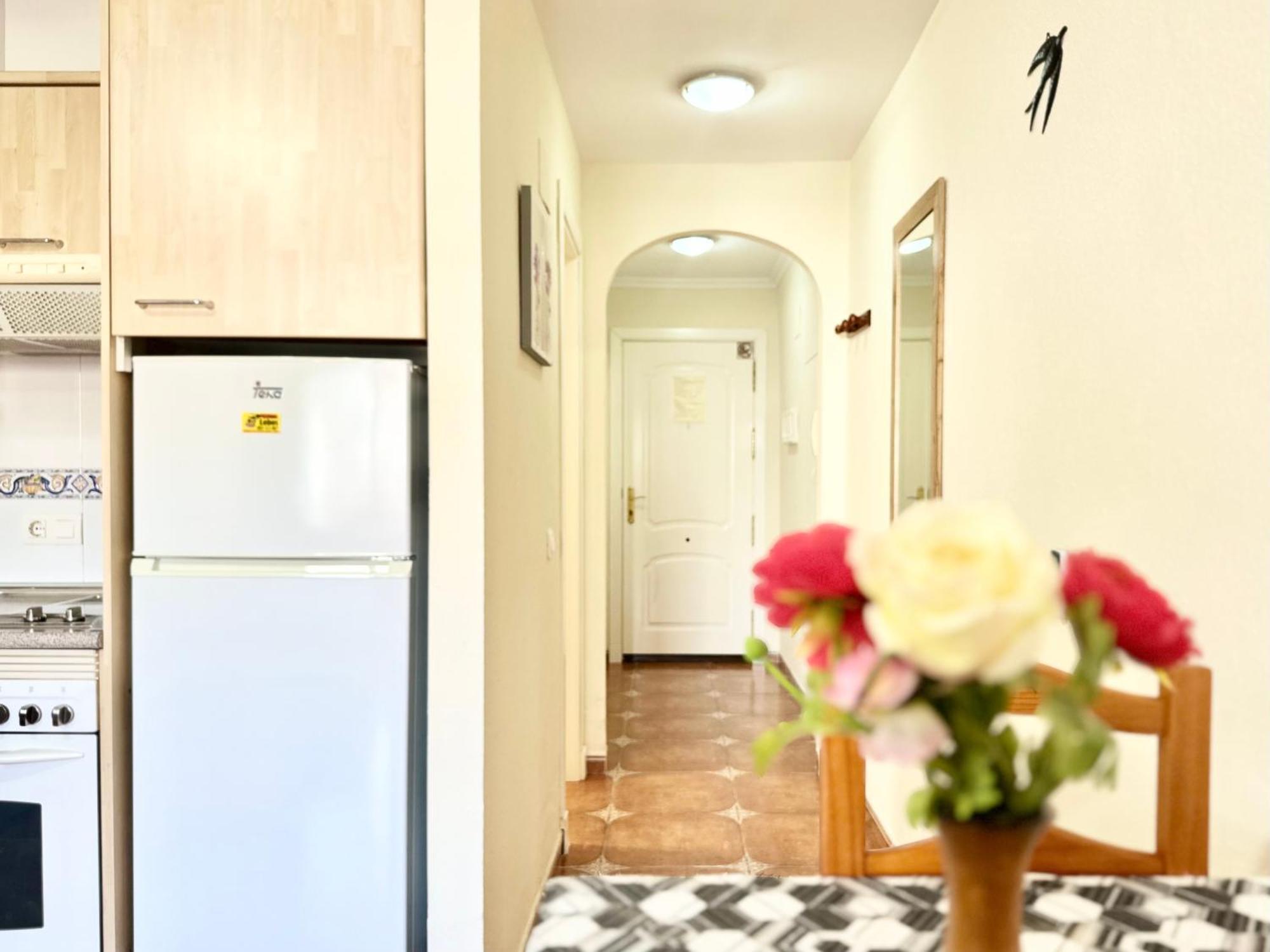 Costa Del Sol Seaside Studio - 5 Mins From Beach فوينخيرولا المظهر الخارجي الصورة