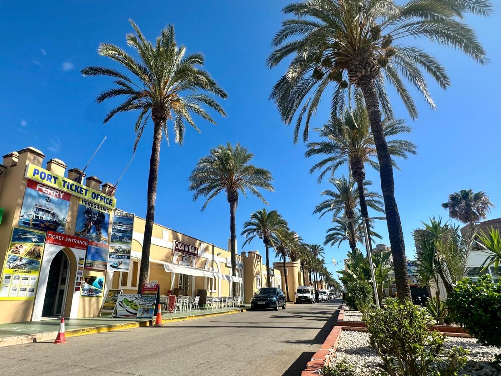 Costa Del Sol Seaside Studio - 5 Mins From Beach فوينخيرولا المظهر الخارجي الصورة